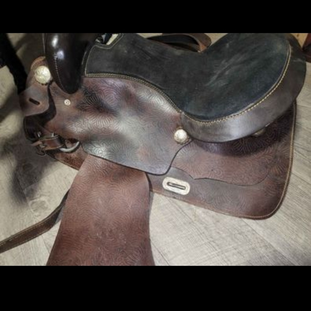 Saddle